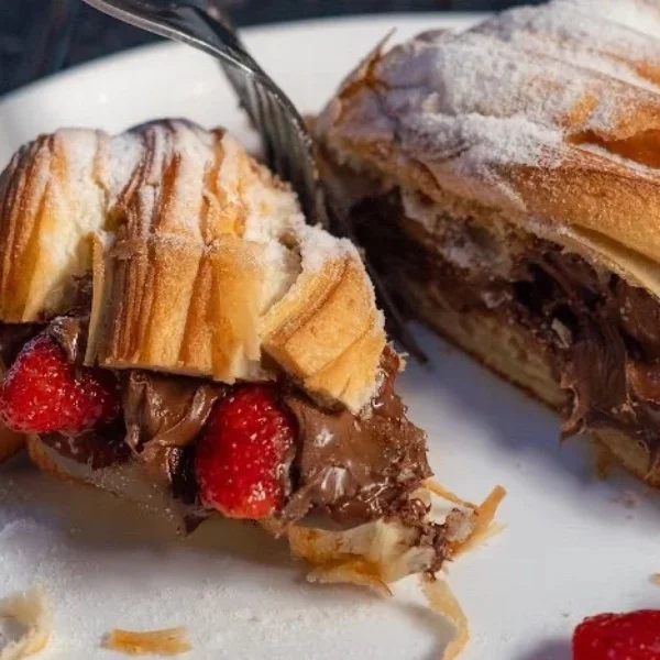 Croissant Nutella com Morango