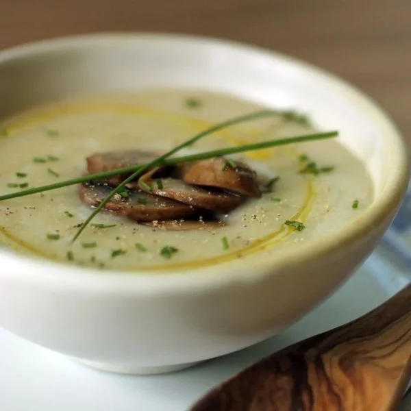 Sopa de Couve Flor e Cogumelos