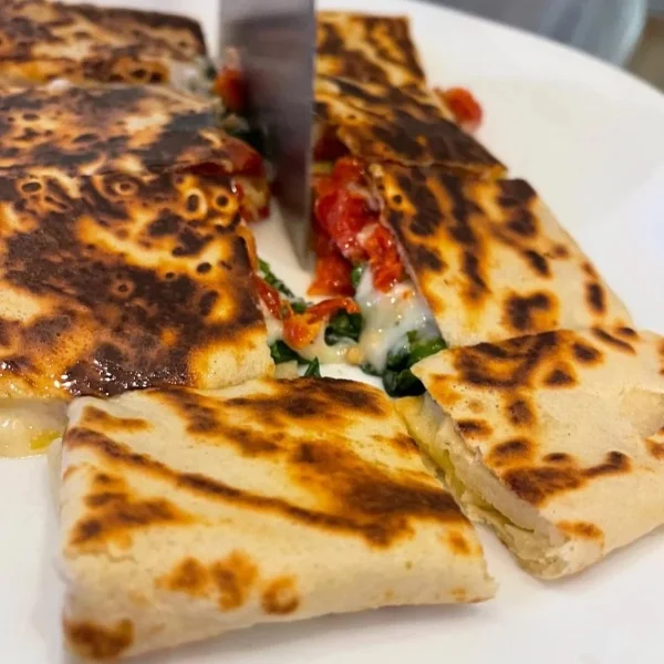 Crepe de Tomate Seco e Rúcula